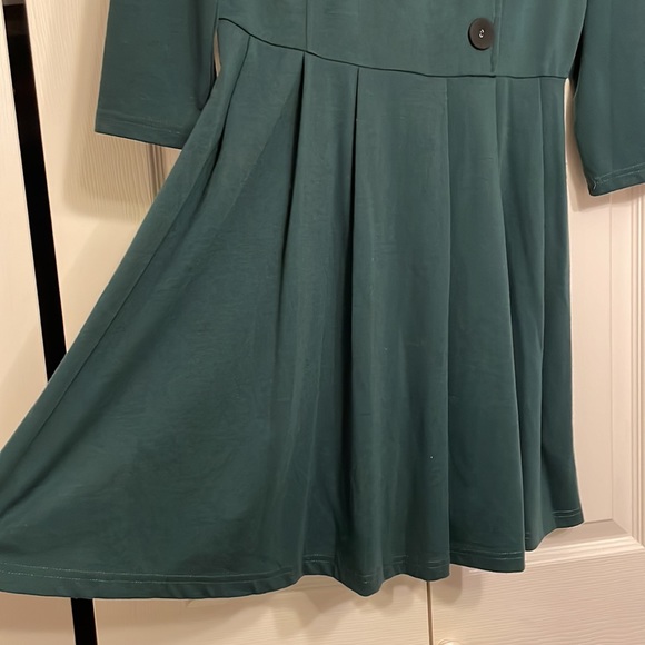 SUNNY GIRL dark green pleated dress - Picture 5 of 5